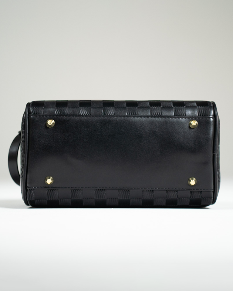 The Noir Essence Essential
