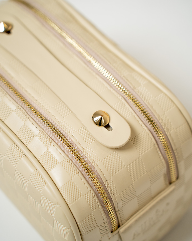 The Silk Sands Essential